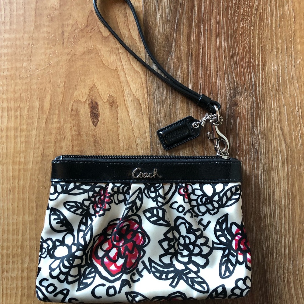 Coach Poppy Graffiti Wristlet White Pink Black